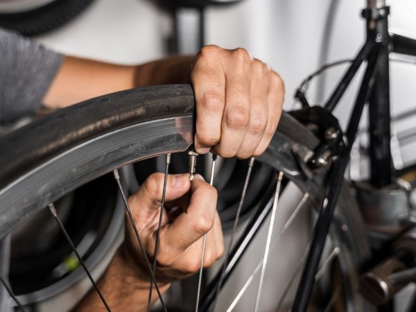 Passo a passo para trocar a câmara de ar da bicicleta