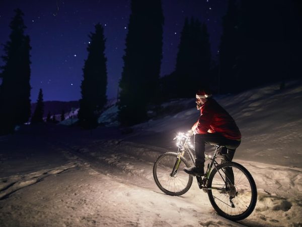 Descubra o mundo das Lanternas para Bike e Pedale com segurança